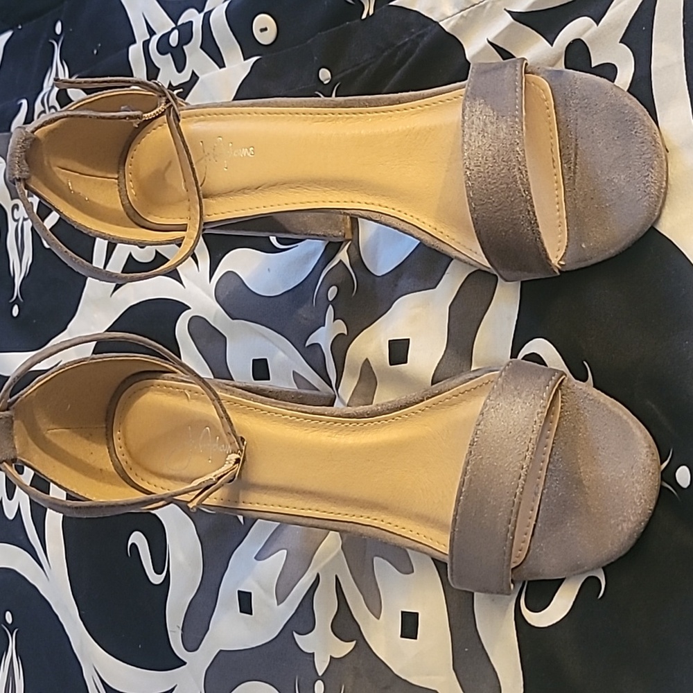 Grey Open toe chunky heel sandals